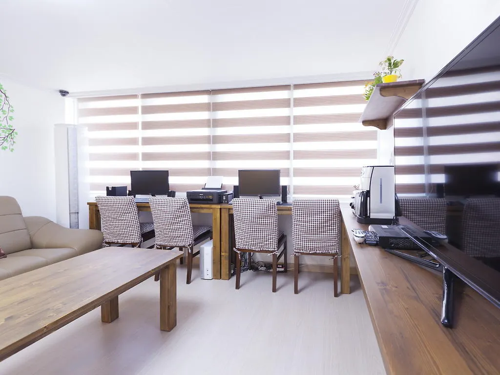 Wow Hills Guesthouse Seoul