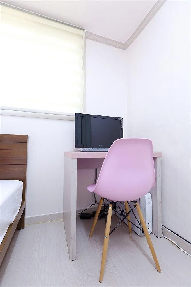 Wow Hills Guesthouse Seoul