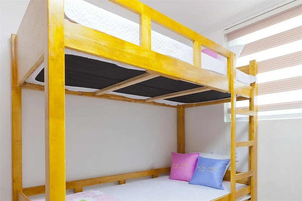 Wow Hills Guesthouse Seoul 2*,